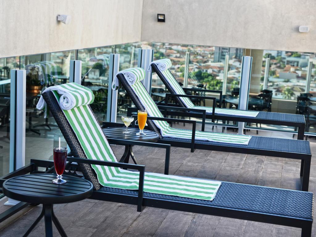 Dubai Suites Montes Claros Kültér fotó
