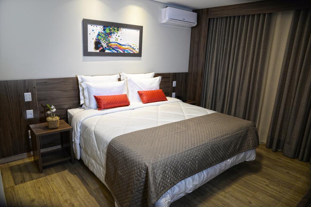 Dubai Suites Montes Claros Kültér fotó