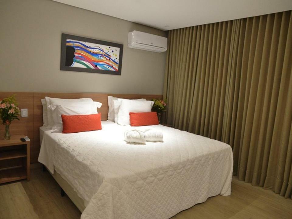 Dubai Suites Montes Claros Kültér fotó