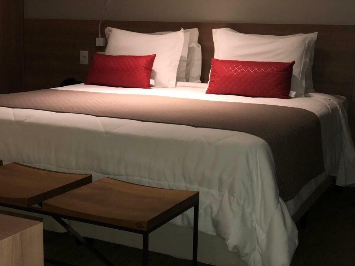 Dubai Suites Montes Claros Kültér fotó