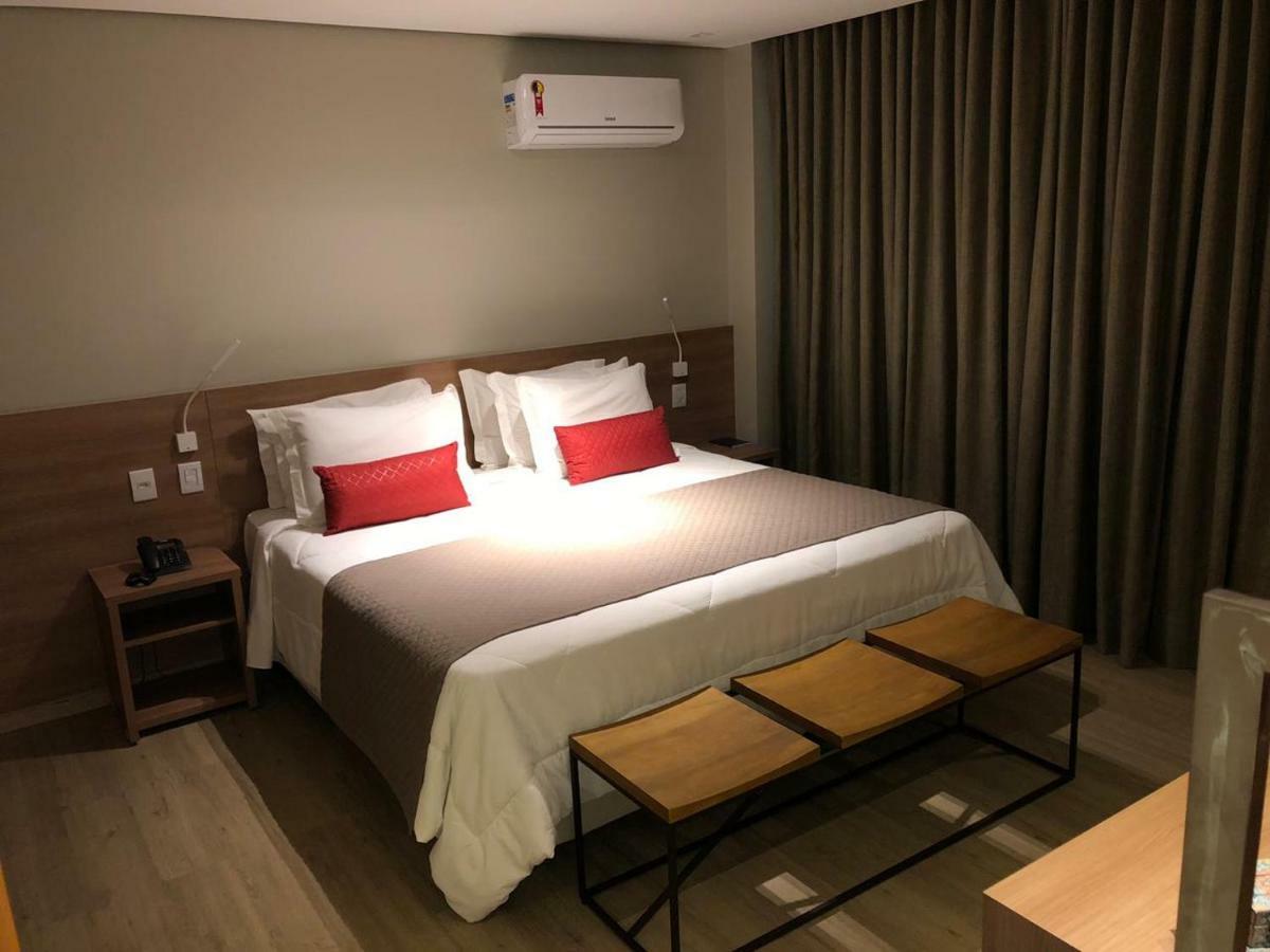 Dubai Suites Montes Claros Kültér fotó
