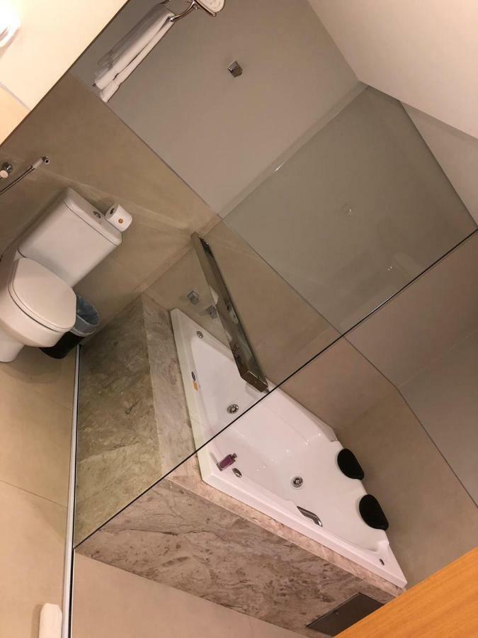 Dubai Suites Montes Claros Kültér fotó